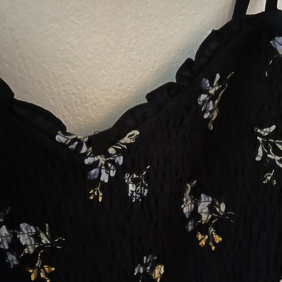 Mini smocked dress - Picture 4 of 10